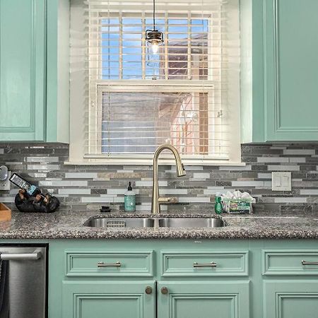 Beachy Bungalow! 2Bd, King Bed Galveston Dış mekan fotoğraf