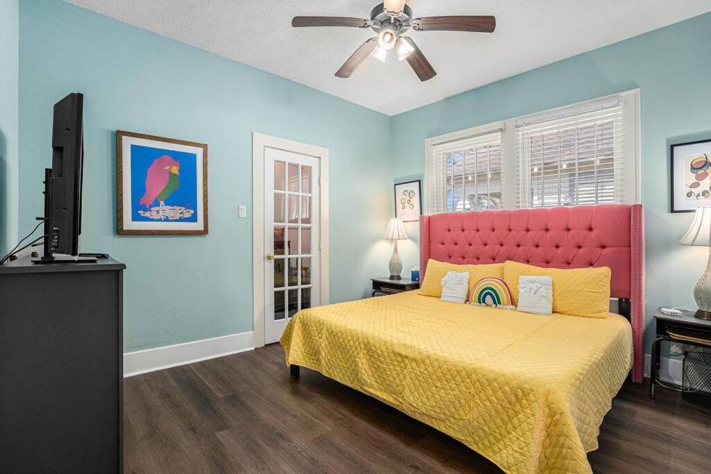 Beachy Bungalow! 2Bd, King Bed Galveston Dış mekan fotoğraf