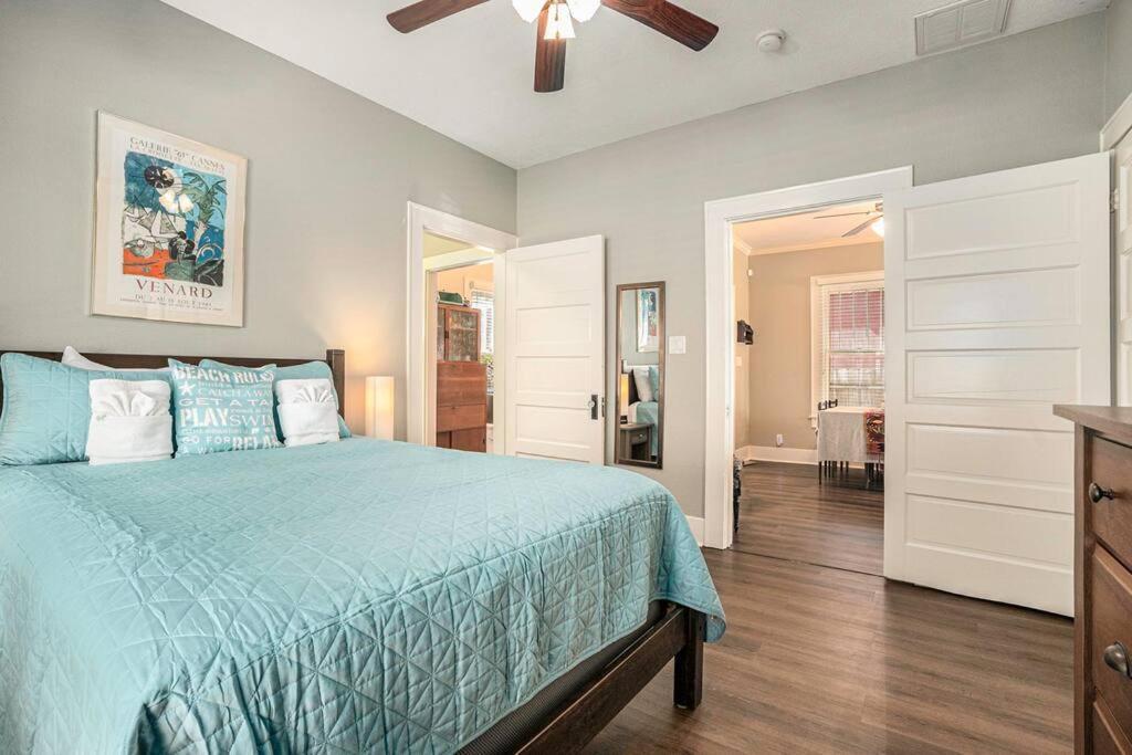 Beachy Bungalow! 2Bd, King Bed Galveston Dış mekan fotoğraf