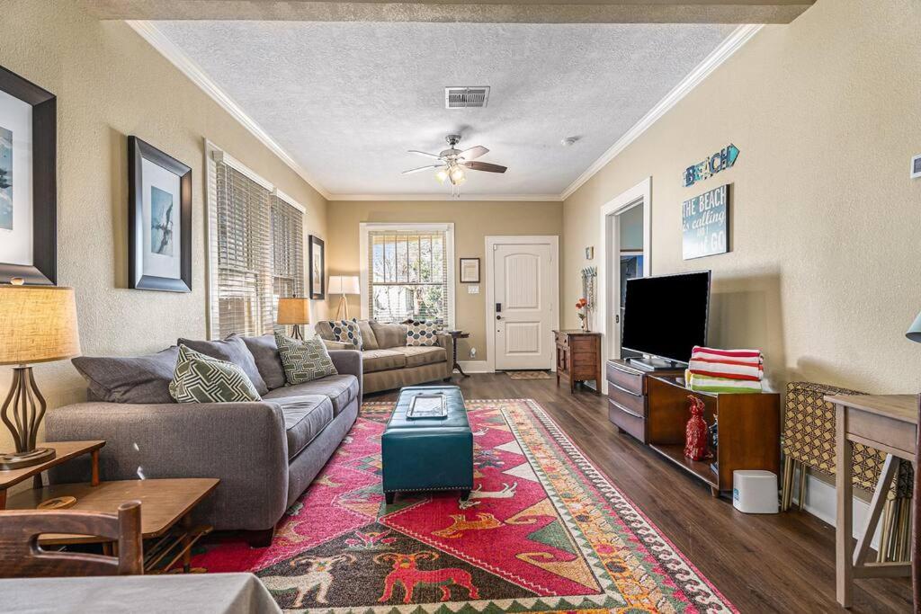 Beachy Bungalow! 2Bd, King Bed Galveston Dış mekan fotoğraf