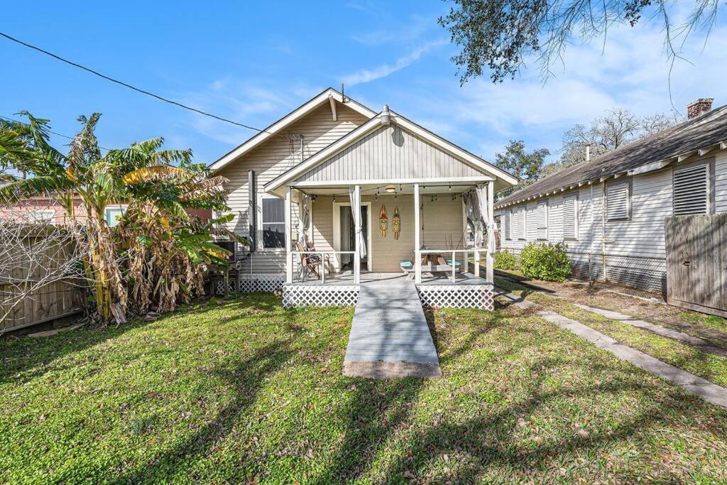 Beachy Bungalow! 2Bd, King Bed Galveston Dış mekan fotoğraf