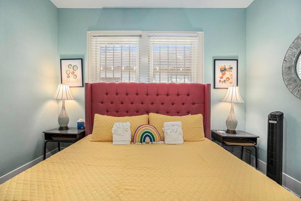 Beachy Bungalow! 2Bd, King Bed Galveston Dış mekan fotoğraf